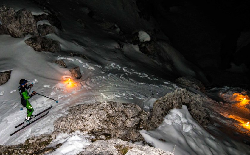 Scialpinismo in notturna alle 5 Torri alla luce delle fiaccole